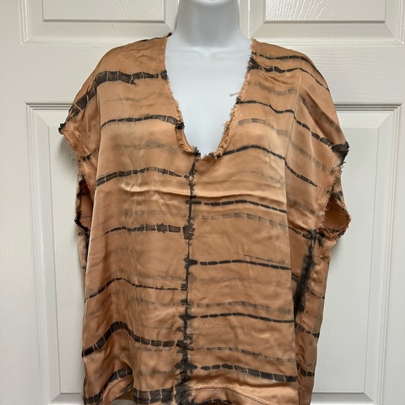 Cali Dreaming Women’s Short Sleeve Silky Raw Edges Top - Picture 6 of 10